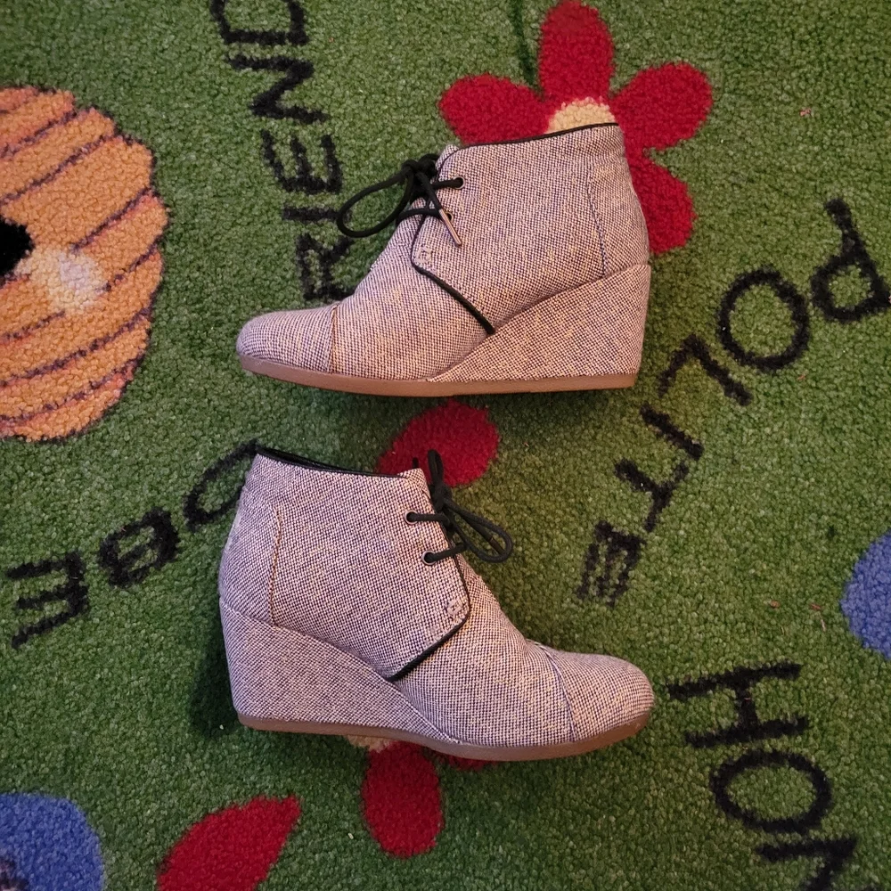 Toms Women's Wedges Size: 7